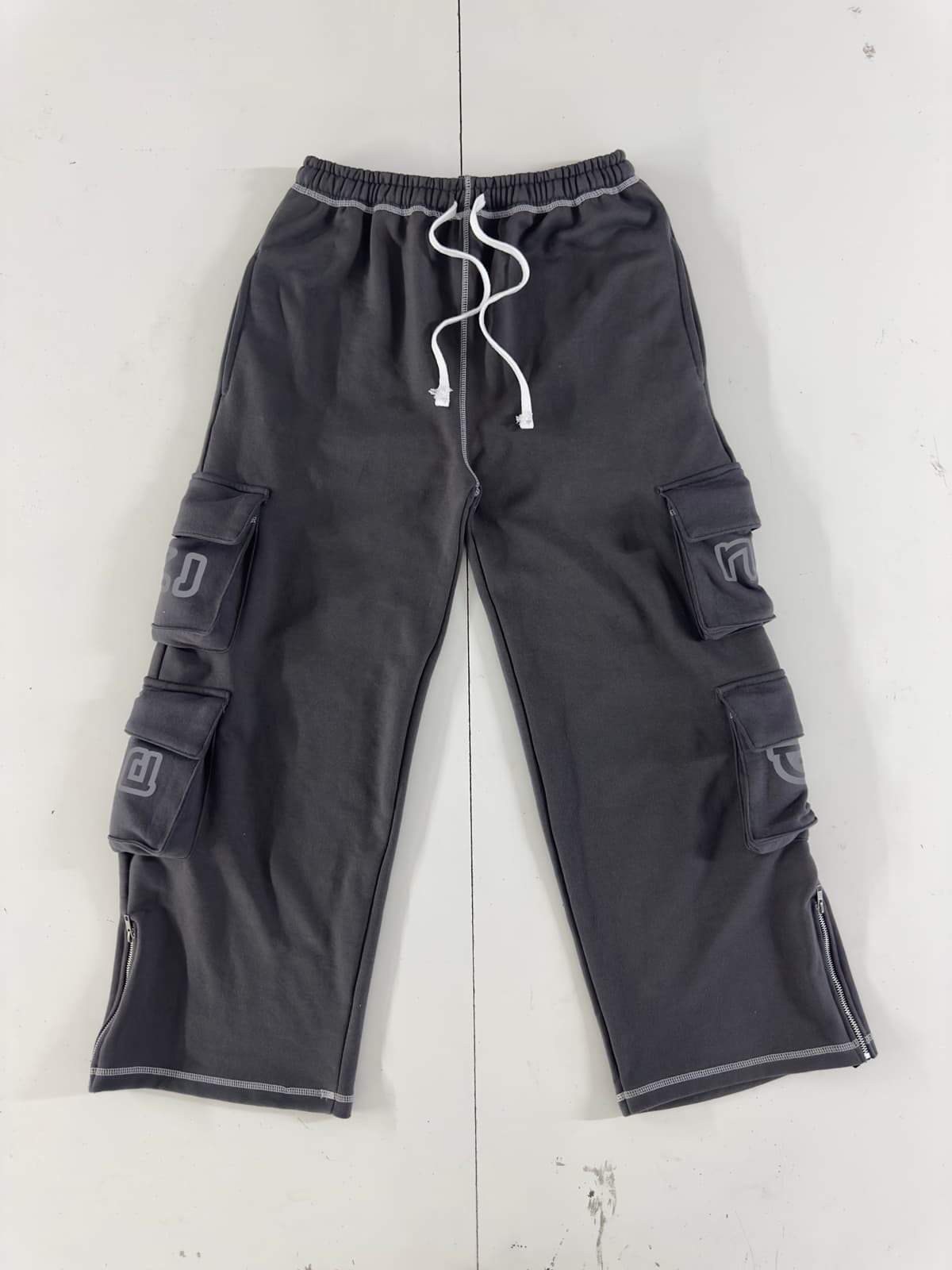 Multi-Pocket Cargo Sweatpants (Grey)